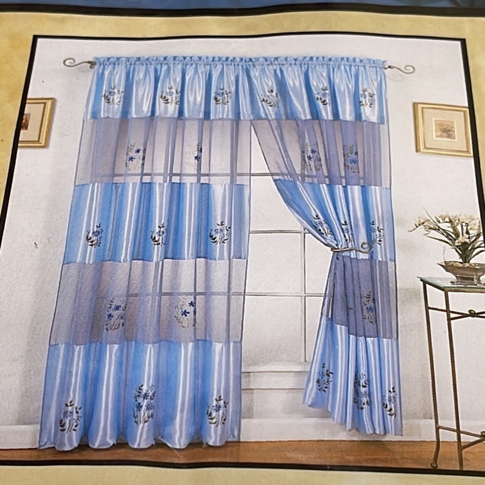 ❤️ 🆕 ANNETT Fine Embroidered And Airbrushed Panel - Picture 4 of 4